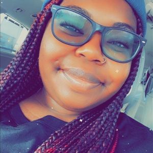 Meet your Posher, Andrienna